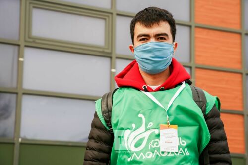 Принесут домой хлеб и лекарства: Как волонтеры Татарстана помогают пенсионерам избежать коронавируса